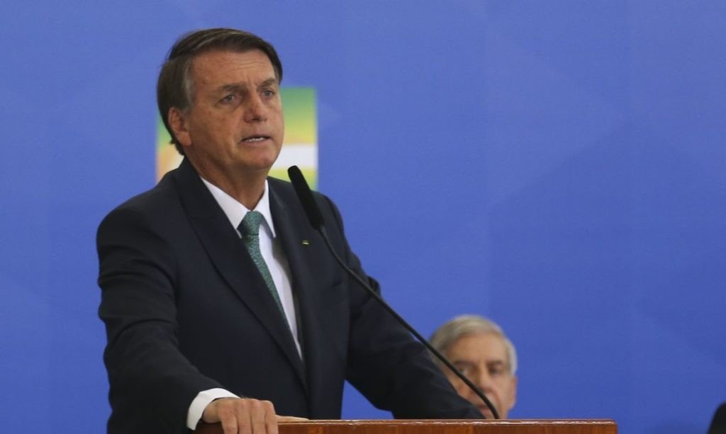 Polícia Federal indica evidências de que Bolsonaro enviou dinheiro para o exterior enquanto aguardava golpe no Brasil
